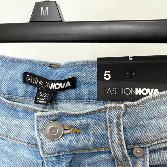Fashion Nova Light Wash Boyfriend Jeans NWT - Picture 10 of 12